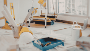 Toimiston remontti meneillään ja työkalut sikin sokin